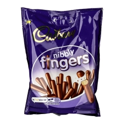 Cadbury Nibbly Fingers Mini kekszrudacskák tejcsokoládé bevonattal 125g